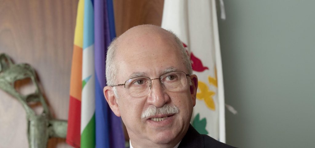 Pensamientos que construyen caminos: la perspectiva de Edgardo Form