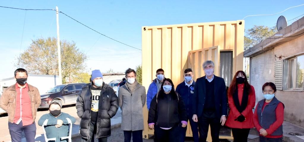 La Federación Mutual de Chubut en articulación empresarios y municipio entregaron el primer módulo de emergencia habitacional en Trellew