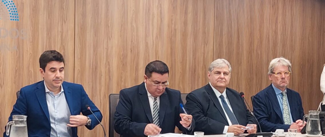 EL PRESIDIUM DE AIM Y DIRIGENTES DE CAM EN EL CONGRESO DE LA NACIÓN